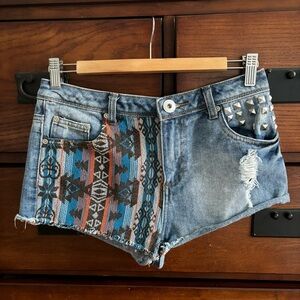 High Waisted Aztec Denim Shorts Women’s Size 5 Parisian Collection Luxury Line